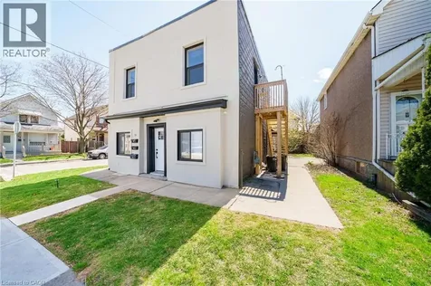 32 Britannia Avenue Hamilton ON L8H 1W4