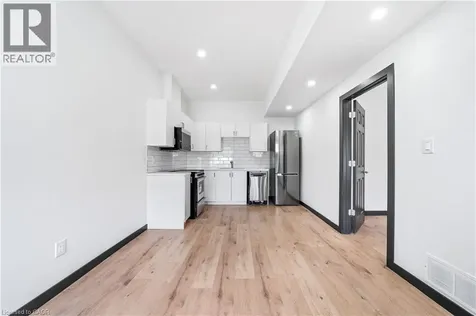 32 Britannia Avenue Hamilton ON L8H 1W4