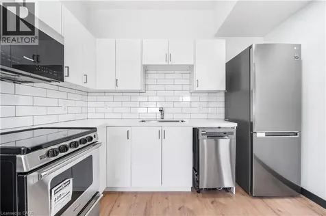 32 Britannia Avenue Hamilton ON L8H 1W4