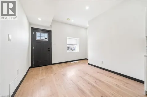 32 Britannia Avenue Hamilton ON L8H 1W4