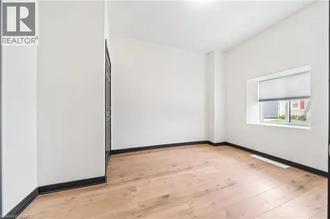 32 Britannia Avenue Hamilton ON L8H 1W4