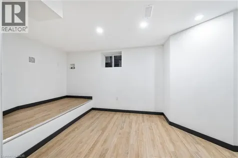 32 Britannia Avenue Hamilton ON L8H 1W4