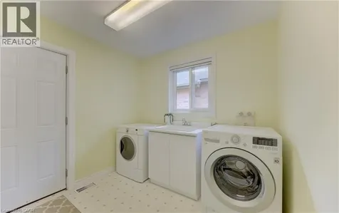 487 Brentcliffe Drive Waterloo ON N2T 2R8