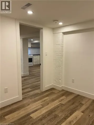 35 Barnesdale Avenue North Hamilton ON L8L 6R7