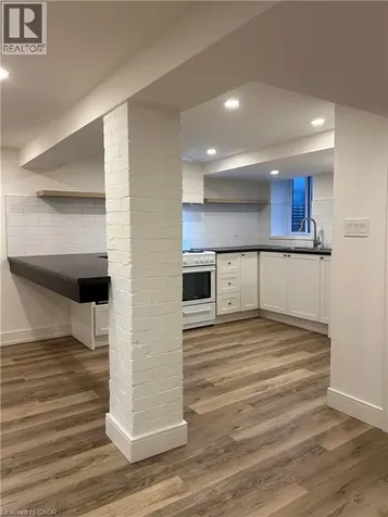 35 Barnesdale Avenue North Hamilton ON L8L 6R7