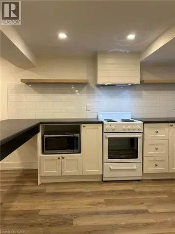35 Barnesdale Avenue North Hamilton ON L8L 6R7
