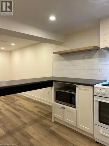 35 Barnesdale Avenue North Hamilton ON L8L 6R7