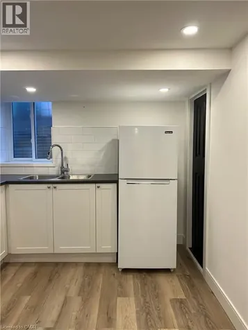 35 Barnesdale Avenue North Hamilton ON L8L 6R7