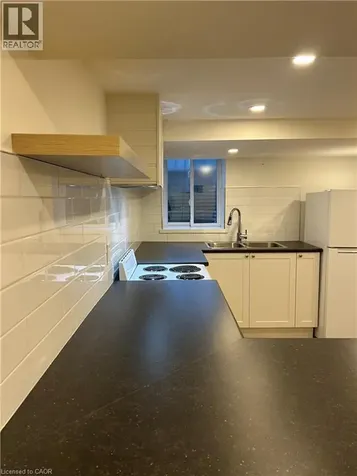 35 Barnesdale Avenue North Hamilton ON L8L 6R7