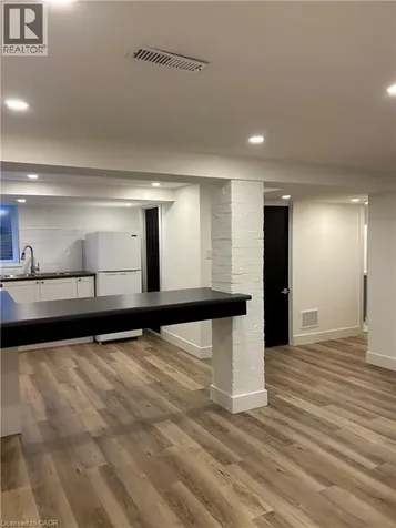 35 Barnesdale Avenue North Hamilton ON L8L 6R7