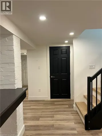 35 Barnesdale Avenue North Hamilton ON L8L 6R7