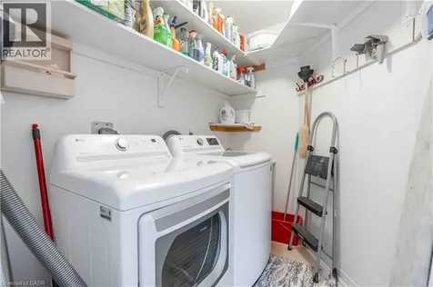 195 Silverbirch Boulevard Glanbrook ON L0R 1W0
