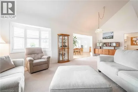 195 Silverbirch Boulevard Glanbrook ON L0R 1W0