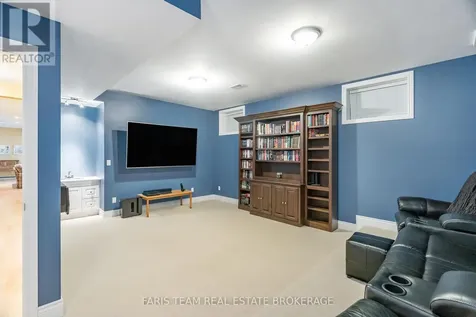 24 Finley Drive Tiny ON L0L 2J0