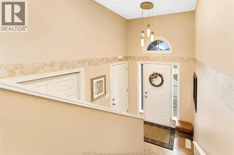 1128 Frederica Windsor ON N8P 1V9