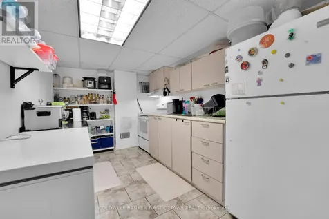 876 Balsam Drive Ottawa ON K1E 1B5