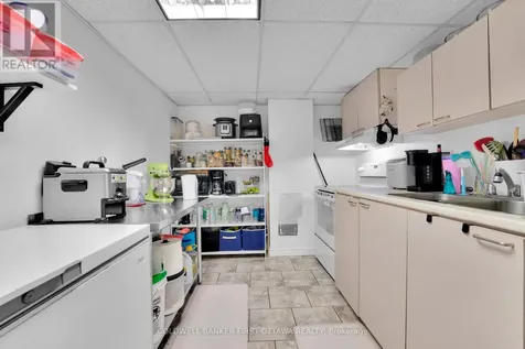 876 Balsam Drive Ottawa ON K1E 1B5