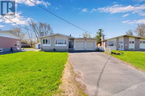 876 Balsam Drive Ottawa ON K1E 1B5