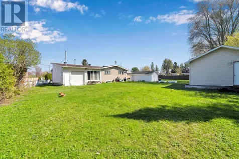 876 Balsam Drive Ottawa ON K1E 1B5