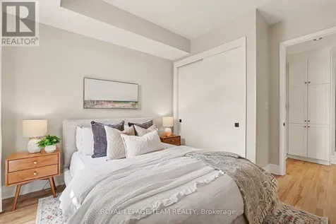 330 Loretta Avenue South Ottawa ON K1S 4E8