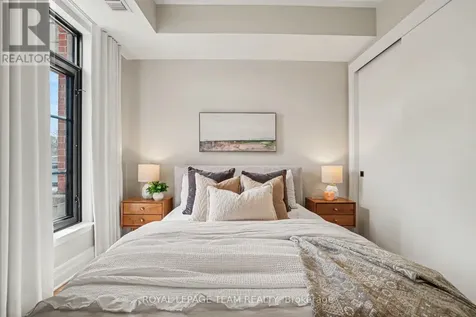 330 Loretta Avenue South Ottawa ON K1S 4E8