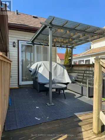23 Barnes Street St. Thomas ON N5R 2V4