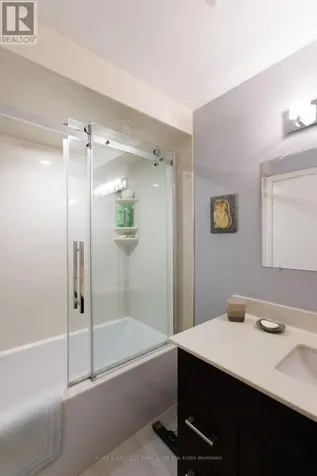 14 Brentwood Crescent London North (north J) ON N6G 1X2