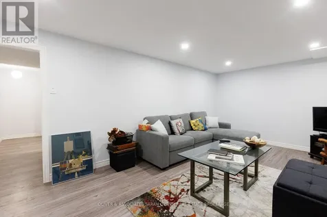 14 Brentwood Crescent London North (north J) ON N6G 1X2