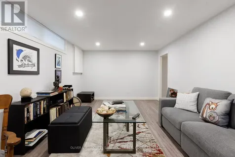 14 Brentwood Crescent London North (north J) ON N6G 1X2