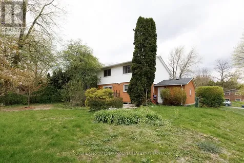 14 Brentwood Crescent London North (north J) ON N6G 1X2