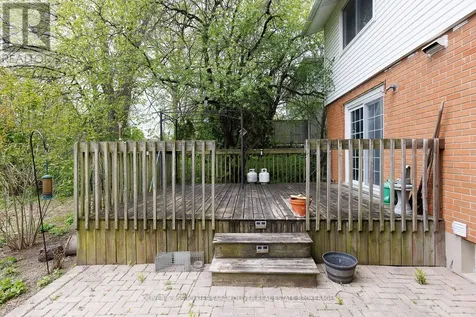 14 Brentwood Crescent London North (north J) ON N6G 1X2