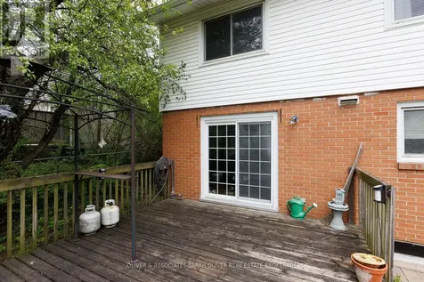 14 Brentwood Crescent London North (north J) ON N6G 1X2