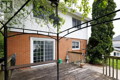 14 Brentwood Crescent London North (north J) ON N6G 1X2