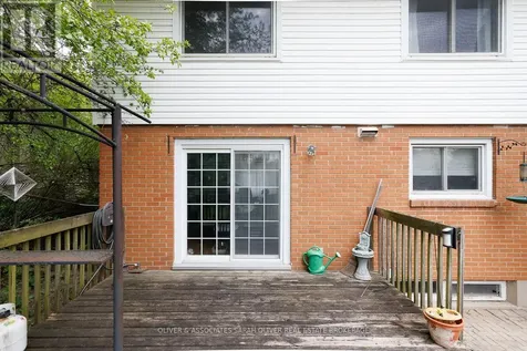 14 Brentwood Crescent London North (north J) ON N6G 1X2