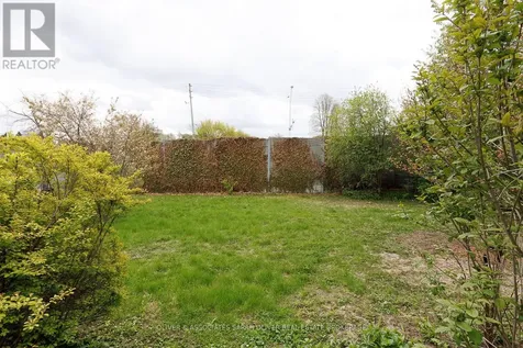 14 Brentwood Crescent London North (north J) ON N6G 1X2