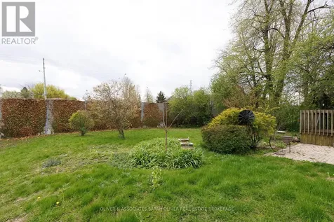 14 Brentwood Crescent London North (north J) ON N6G 1X2