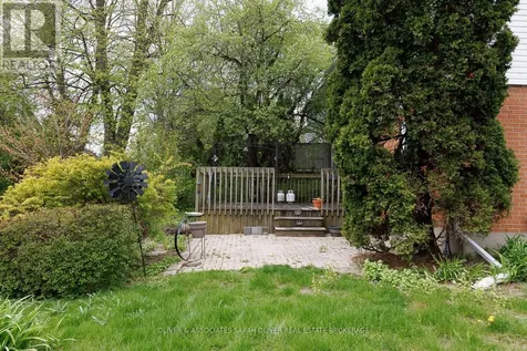 14 Brentwood Crescent London North (north J) ON N6G 1X2