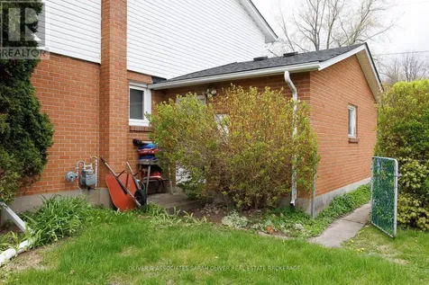 14 Brentwood Crescent London North (north J) ON N6G 1X2