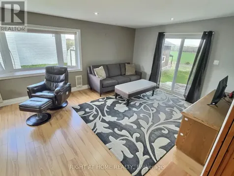 37 Sunrise Circle Bradford West Gwillimbury ON L3Z 3W9