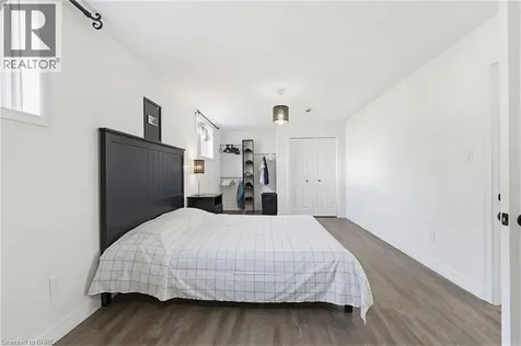 60 St. Patrick's Drive Brantford ON N3T 6L4