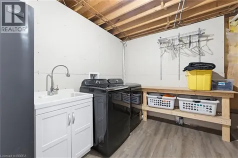 60 St. Patrick's Drive Brantford ON N3T 6L4