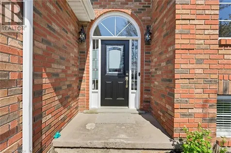 60 St. Patrick's Drive Brantford ON N3T 6L4