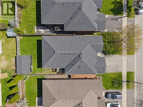 60 St. Patrick's Drive Brantford ON N3T 6L4