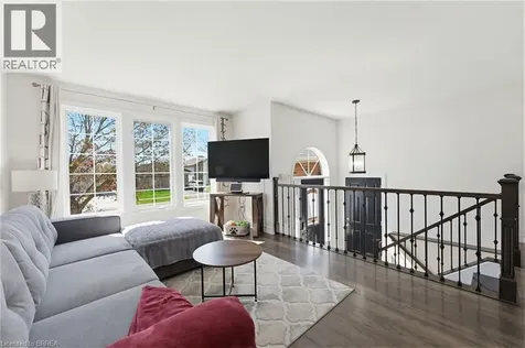 60 St. Patrick's Drive Brantford ON N3T 6L4