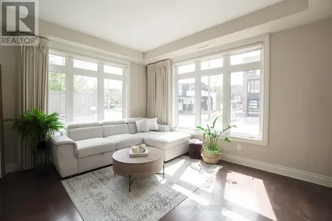 323 Winona Avenue Ottawa ON K1Z 5H3