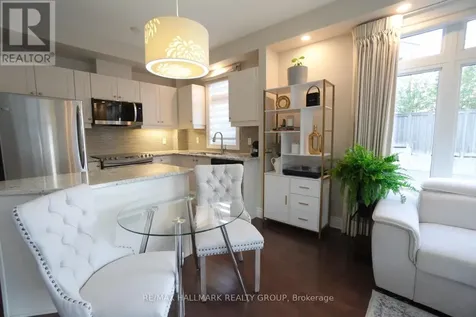 323 Winona Avenue Ottawa ON K1Z 5H3