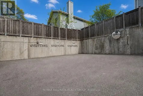 323 Winona Avenue Ottawa ON K1Z 5H3