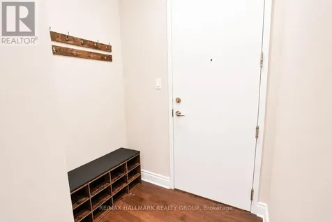 323 Winona Avenue Ottawa ON K1Z 5H3