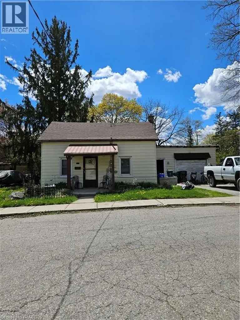 20 Foell Street Baden ON N3A 2V3