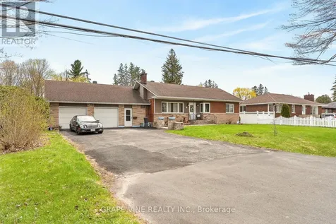 46 Macfarlane Road Ottawa ON K2E 6V5